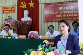 Chủ tịch Quốc hội Nguyễn Thị Kim Ngân tiếp xúc cử tri TP Cần Thơ