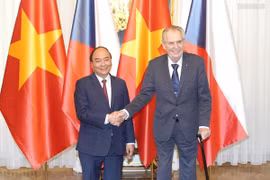 Thủ tướng Nguyễn Xuân Phúc hội kiến Tổng thống Cộng hòa Czech Milos Zeman