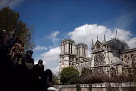 Nhiều người hoài nghi trước các khoản quyên góp tái xây dựng nhà thờ Đức Bà Paris