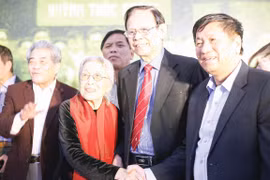 “Nhưng trong tim vẹn nguyên, kỷ niệm về Bờ Rạ”...