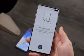 Cảm biến vân tay trên Galaxy S10 "nhạy" hơn nhờ bản cập nhật mới
