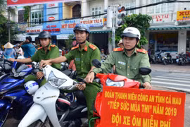 Đoàn thanh niên Công an tỉnh Cà Mau thành lập đội xe tiếp sức mùa thi