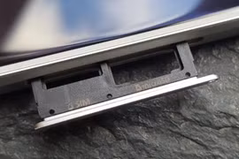 Khe cắm thẻ nhớ microSD có thể không được trang bị trên Galaxy Note 10