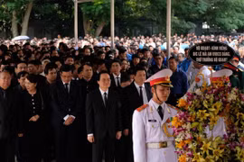 Hàng ngàn người nghẹn ngào tiễn biệt Thứ trưởng Lê Hải An
