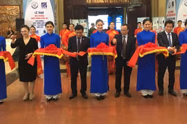 Khai mạc triển lãm "Doanh nghiệp uy tín, chất lượng hướng tới sự phát triển bền vững"