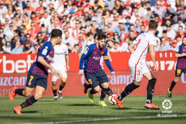 Messi tỏa sáng, Barcelona vững vàng ngôi đầu tại La Liga