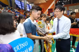 Giải cầu lông HSSV TP Hà Nội mở rộng: Sân chơi cho giới trẻ yêu thích cầu lông