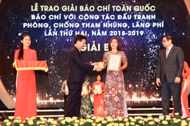 Nêu gương những điển hình tiên tiến là một phương pháp giáo dục hiệu quả