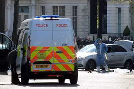 Cảnh sát nổ súng gần đại sứ quán Ukraina ở London