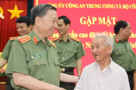 Bộ trưởng Tô Lâm gặp mặt cán bộ Công an cấp cao đã nghỉ hưu tại các tỉnh, thành Tây Nam bộ
