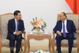Thủ tướng Nguyễn Xuân Phúc tiếp Bộ trưởng Ngoại giao Lào Saleumxay Kommasith