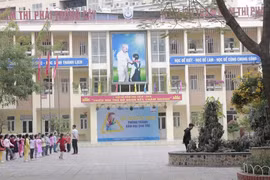 Hà Nội: Tiếp tục xác minh vụ 17 phụ huynh tố cô giáo chủ nhiệm bạo lực học sinh