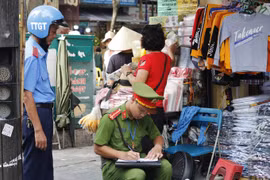 Linh hoạt phương án, quyết liệt giải pháp, bền bỉ tuyên truyền trong công tác đảm bảo trật tự đô thị