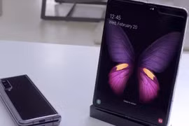 Smartphone màn hình gập sẽ không còn "trên trời" trong tương lai ngắn