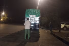 Cục QLTT Hà Nội bắt giữ 30 tấn bánh kẹo không rõ nguồn gốc
