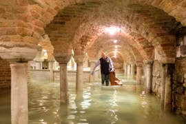 Thành phố Venice bị ngập nặng