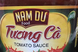 Tương cà Nam Dư Food nổi váng, mập mờ nguồn gốc xuất xứ