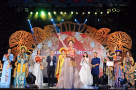 Ba gương mặt Đại sứ áo dài Việt 2019 rạng rỡ trong đêm đăng quang