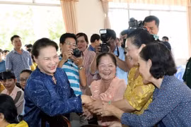 Chủ tịch Quốc hội Nguyễn Thị Kim Ngân tiếp xúc cử tri thành phố Cần Thơ