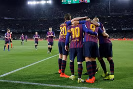 La Liga vòng 28: Messi lập hattrick, Barcelona dần tiến đến ngôi vương