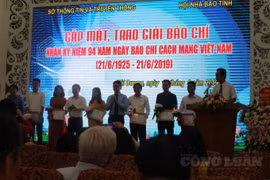 Hải Dương: Tổ chức gặp mặt và trao giải Báo chí năm 2018