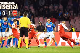 Vượt qua Napoli, Arsenal vào bàn kết Europa League