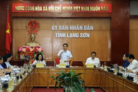 Phó Thủ tướng Vũ Đức Đam thăm Trường THPT dân tộc nội trú tỉnh Lạng Sơn