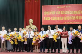 Hà Tĩnh: Trao giải báo chí Trần Phú và Cuộc thi viết về gương người tốt, việc tốt