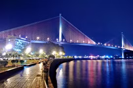 Hạ Long: Hành trình trở lại đầy mê đắm