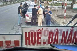 Nghệ An: Cứu thành công 2 cô gái bị “nữ quái” đưa bán sang Trung Quốc