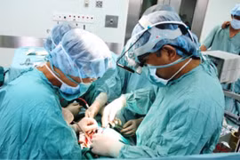 Bệnh viện Trung ương Huế trị miễn phí bệnh tim cho trẻ em Hà Tĩnh