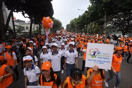 Đi bộ hưởng ứng Ngày Sức khỏe thế giới 2019