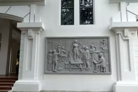 Bia đá gỡ đi nhưng bia miệng còn đấy...