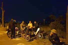 Hà Nội: Người dân tiếp tục chặn xe vào bãi rác Nam Sơn