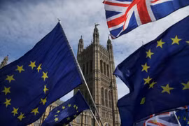 Chính phủ Anh và đảng Lao động vẫn đang tìm phương hướng thúc đẩy Brexit