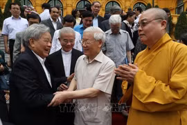 Tổng Bí thư, Chủ tịch nước: Càng phát triển kinh tế càng phải chăm lo các vấn đề xã hội