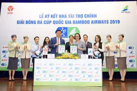 Lễ ký kết nhà tài trợ chính Giải Bóng đá Cúp Quốc gia Bamboo Airways 2019