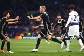 Ajax tiếp tục gây bất ngờ trước Tottenham