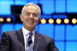 Cựu Thủ tướng Anh Tony Blair: "Cả hai đảng đều đang bán giấc mơ"