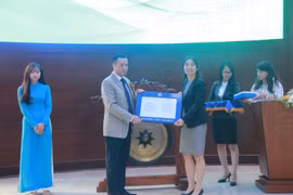 Cổ đông Công ty CP Thương mại Hà Tây bất an vì cổ phiếu liên tục sụt giảm, nợ xấu leo thang