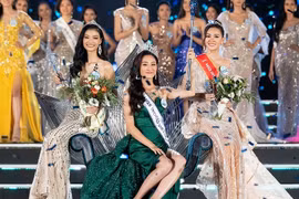 Nữ sinh Đại học Ngoại thương - Lương Thuỳ Linh đăng quang Miss World Việt Nam 2019