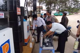 Tăng cường kiểm tra, xử lý vi phạm trong kinh doanh xăng dầu