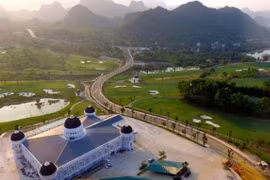 Sân golf Kim Bảng xây dựng không phép: 'Con voi chui lọt lỗ kim' và dấu hỏi về trách nhiệm quản lý!?