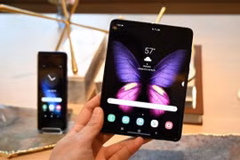 Smartphone màn gập Galaxy Fold sắp được mở bán trở lại
