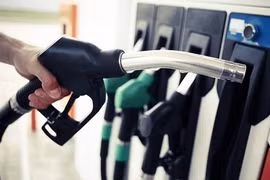 Từ 15h chiều nay, giá xăng giảm nhẹ