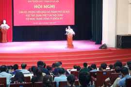 Cán bộ, phóng viên báo chí Hà Nội học tập Nghị quyết Trung ương 10