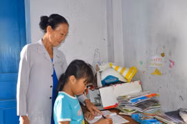 "Cùng em đến trường"