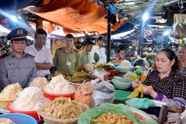 Hà Nội: Hàng loạt đơn vị kinh doanh bị đóng cửa vì vi phạm an toàn thực phẩm