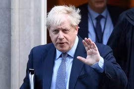 Boris Johnson gửi đi một lá thư xin gia hạn Brexit mà không có chữ ký