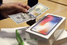 Apple bồi thường Samsung gần 800 triệu USD do.. iPhone ế ẩm